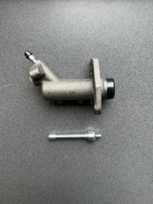 Jackaroo clutch slave cylinder